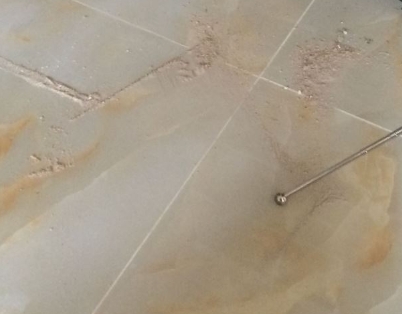 商州瓷砖空鼓维修公司分享粘合剂选择不当在瓷砖铺贴过程中可能导致以下问题